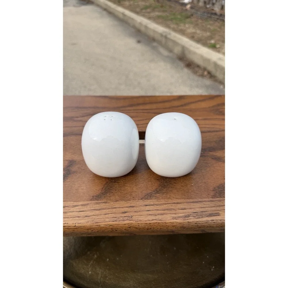 Rosenthal Germany White Porcelain Salt &‎ Pepper Shakers Set